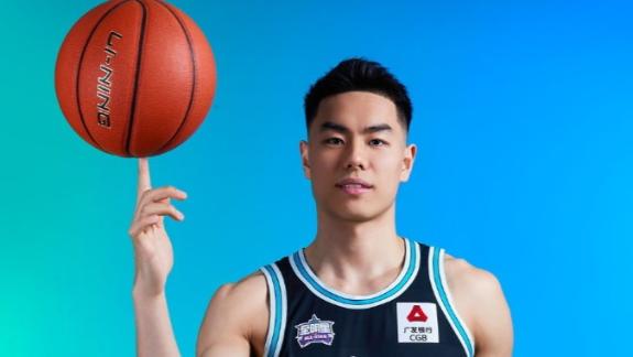  静待双李合体！李添荣谈伤病：训练已无痛无碍