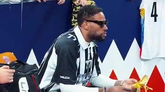 他仍爱广东！威姆斯坐在广东男篮家属席观战