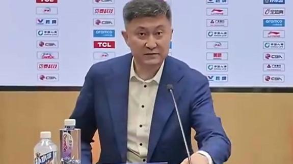 篮板输26个！杜锋：大家都很拼 但内线篮板弱