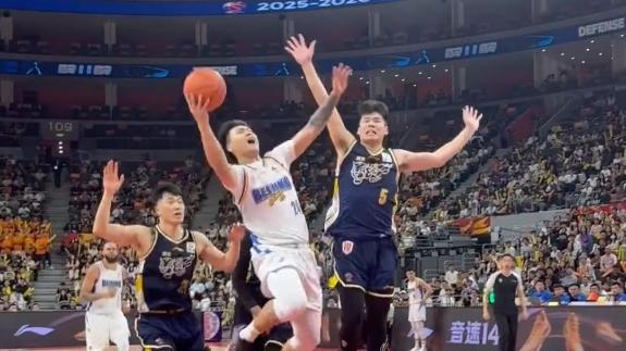 单节独揽13分！赵睿一条龙强突杀伤打进2+1