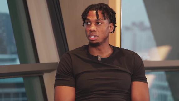 怀特塞德：我很注重身体的管理 已经减重约45斤