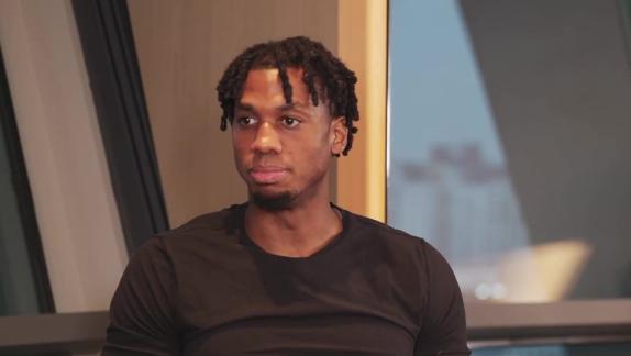 怀特塞德：相比NBA CBA场上空间更小假摔更少