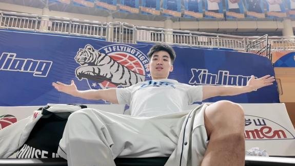  于德豪vlog：回新疆走心局 谈篮球+伤病+家庭