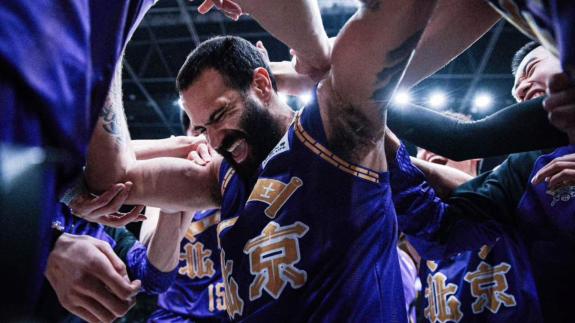 里勒谈1.5秒绝杀：我知道三分得我投 球队相信我