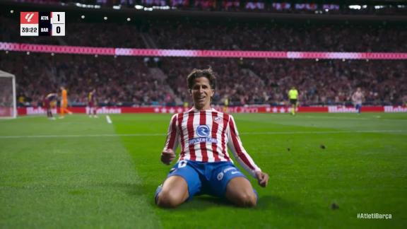 一脚长传打穿防线！小西蒙尼前插推射破门