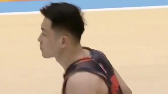 脚踝终结！高诗岩背运晃倒徐杰急停三分直钻网窝