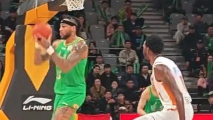 顶级战术执行！辽篮3.8秒贯穿全场快攻纵享丝滑