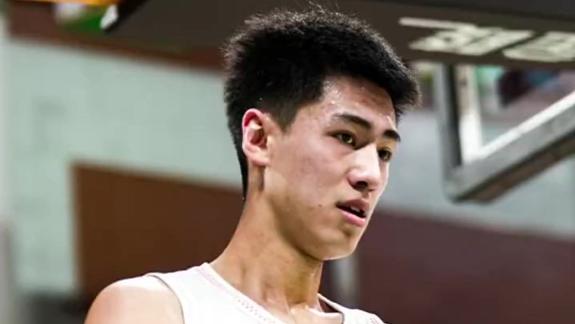 刘金雨回辽宁主场！对位赵继伟得8分3篮板2抢断