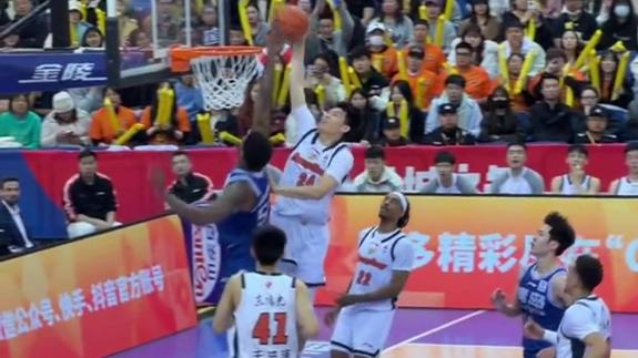  崔永熙也怀念曾经的自己吧！抢板一条龙劈扣被帽