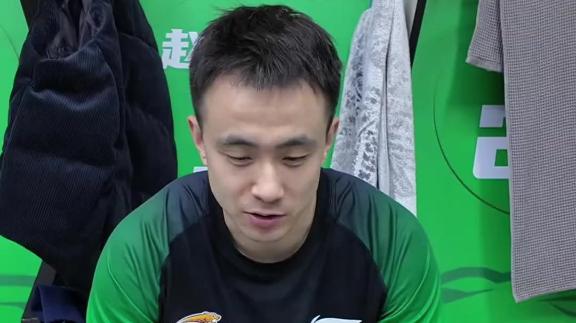  兑现昔日承诺！赵继伟穿哈利伯顿球鞋登场比赛