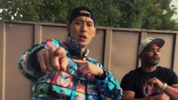 致敬好兄弟！林书豪唱周董新歌《淘金小镇》