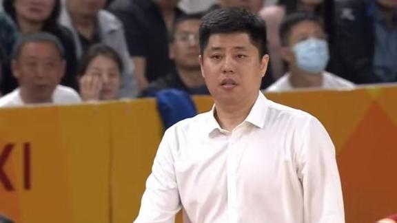  季后赛危？山西18胜18负 潘江被球迷现场喊下课