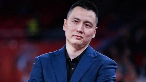  双大外缺席！卢伟：很遗憾没法看到白边对位麦基