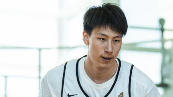  耐克篮球峰会7分钟2板1断！郇斯楠：有点失望