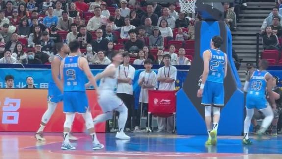  王哲林：前辈引领我们创造历史 愿后人不断超越