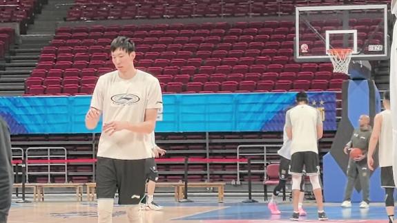 曾凡博赵睿继续缺席！北京踩场周琦加练三分