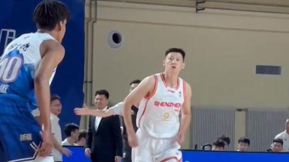 不止是纪录！周鹏迎个人CBA生涯800场里程碑