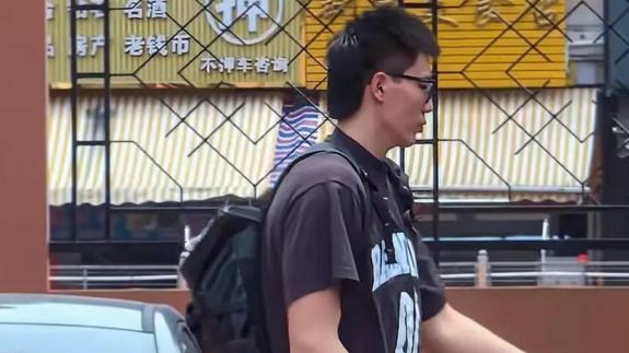 焦泊乔归队！现身广东基地 打破流言已恢复训练