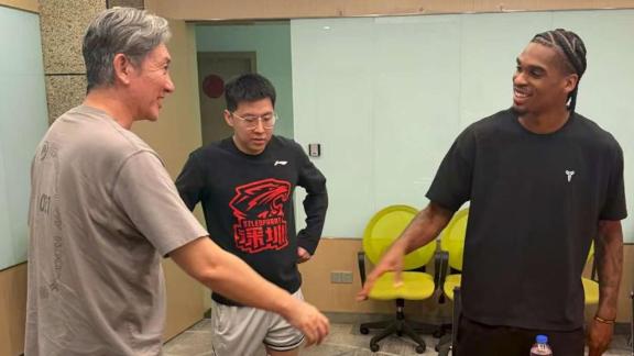 来了就是深圳人！深圳男篮外援克里斯托弗到队