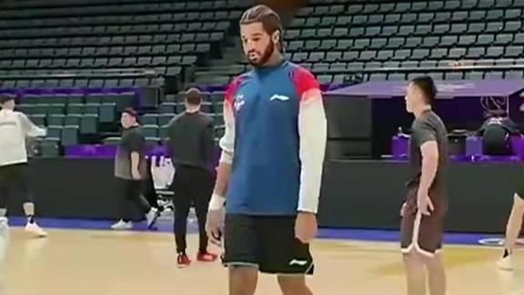 伤愈归来！山东大外援克里斯火线复出迎战北京