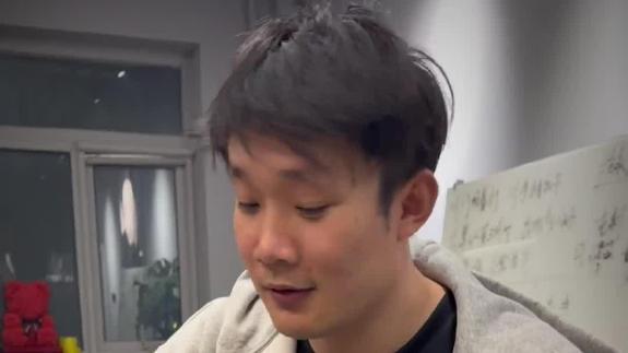 丁彦雨航做客孙悦家 迟到“惩罚”吃五大碗面条