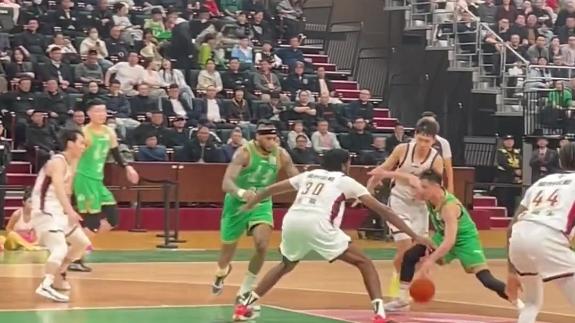 鞍山赵保库！赵继伟闪转腾挪戏耍防守尽显灵性