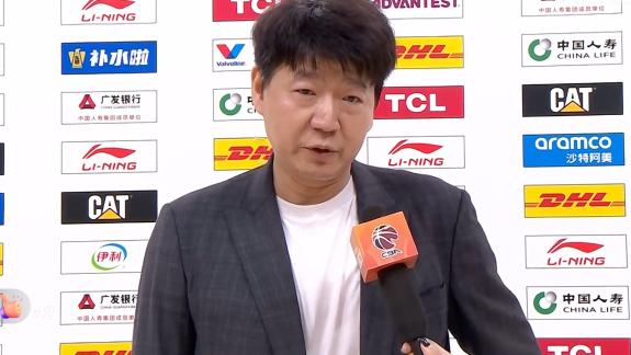 邱彪：场均20分的贺希宁没上 困难时期感谢信任