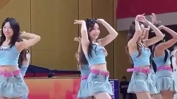 甜美可爱！广州男篮主场啦啦队牛仔粉红芭比热舞
