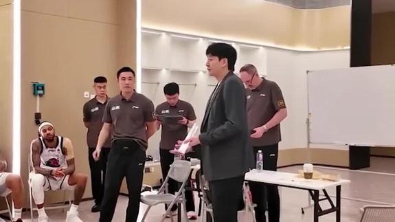 山东止连败赛后更衣室：荣辱与共 胜利属于每个人