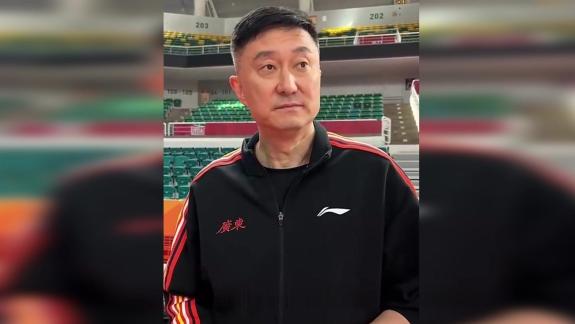 杜锋：广东目前很困难 徐杰身体不适+大外援需要等