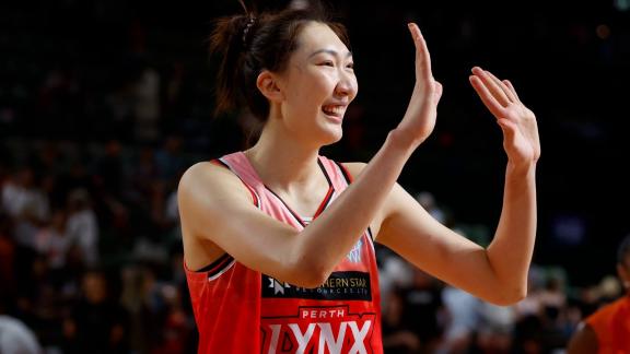  韩旭与WNBA自由人队签订训练营合同 已到队训练