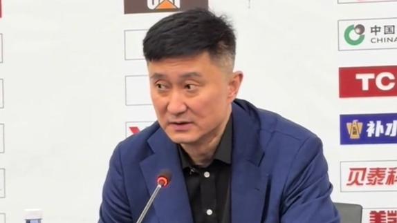 杜锋：关键球处理不好 对手也投进了三四个压哨