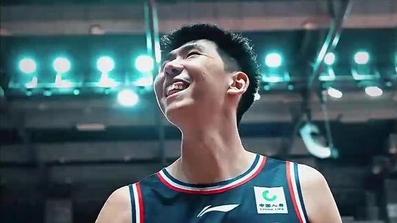 首轮对阵宏远！龙狮球迷贴脸开大 徐昕笑而不语