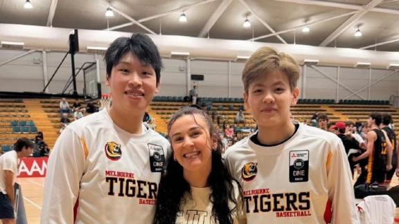 杨舒予13分陈明伶9分老虎队击败眼镜蛇夺两连胜