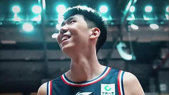 战老东家！龙狮球迷高喊干杜锋 徐昕笑而不语