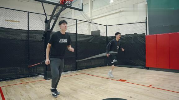 入选集训队未来可期！石奎与隰泰诚赴美训练纪录