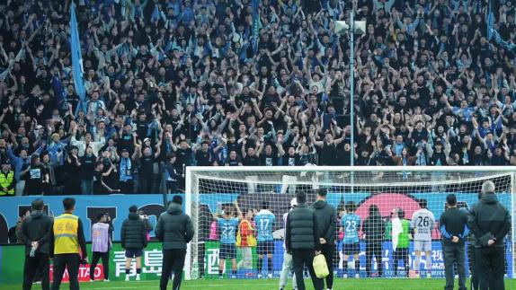  【比赛日纪实】并肩作战！大连英博：坚信生而有往