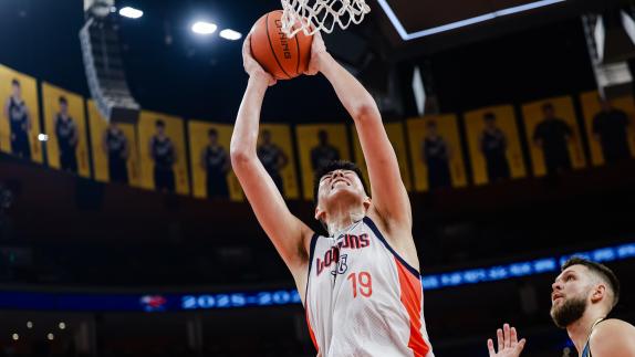 以下克上！广州客场大胜广东 徐昕13+9+3+2帽