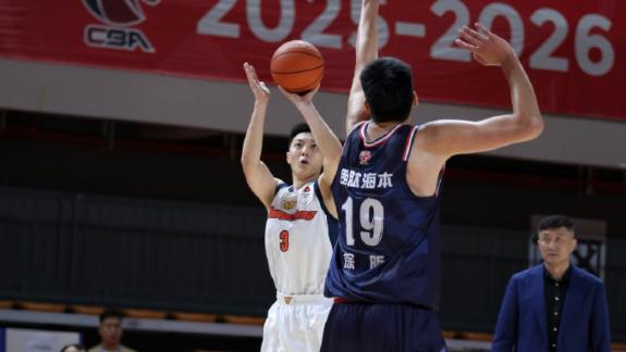  调整到最佳状态！胡明轩半场独揽17+3+2集锦