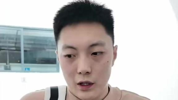 胡明轩谈回归状态：有伤病但全队都在坚持争胜