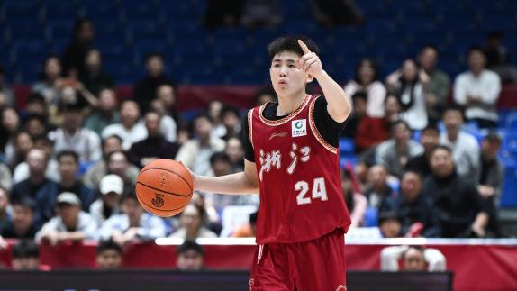  CBA版年少有为！李悦洲绝杀现场版 率队进8强