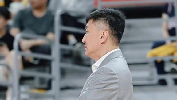 杜锋：感谢兄弟们2-1逆转 悬崖边打球压力大不容易