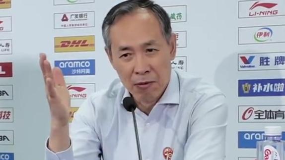 不怕许导泼冷水！Manman：季后赛首秀10分