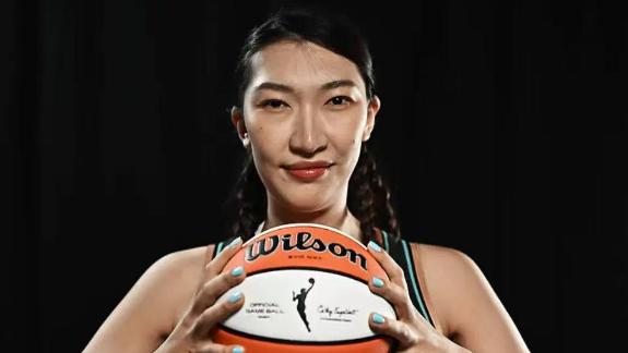  韩旭WNBA揭幕战高光！8分&正负值+25夺开门红