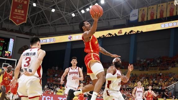  布朗32分胡金秋伤退！广厦2-1山西半决迎战深圳
