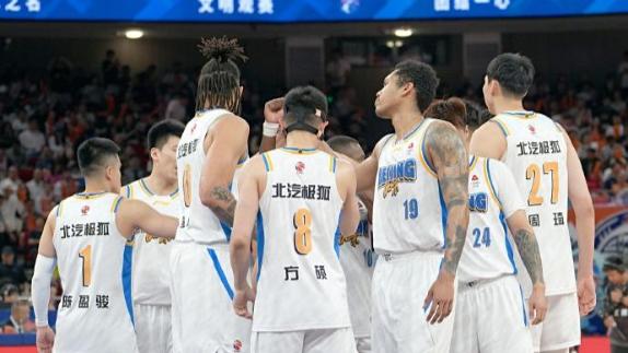 陈盈骏26分扳平比分！北京送上海赛季主场首败
