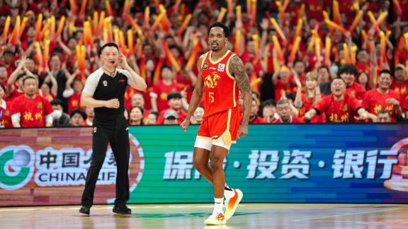 广厦力克深圳2-0夺赛点 布朗30分胡金秋17+8