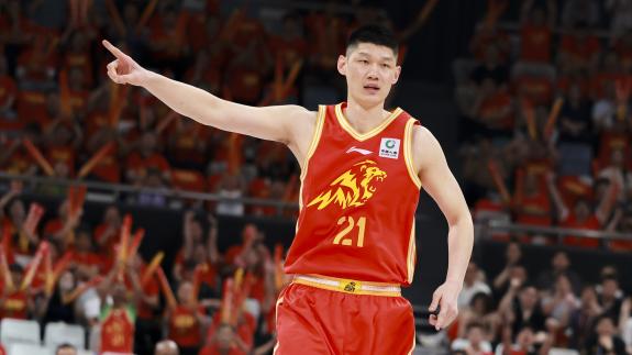 行云流水！孙铭徽仙人指路妙传胡金秋篮下打进