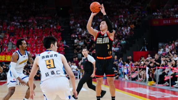 大赞容子峰！贺希宁：关键时刻我必须承担责任