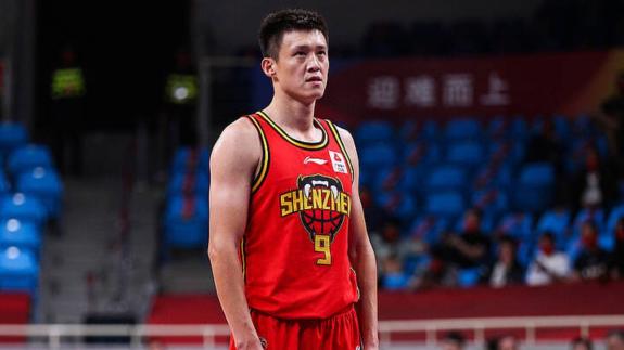 退役？周鹏：坐板凳不会开心 有球队需要会延续